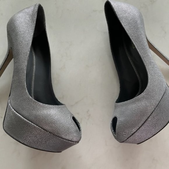 Sergio Rossi Platinum platform pumps, keyhole peep-toe, like new, size 8 - Picture 8 of 10